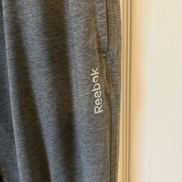 Reebok lounge pants - Picture 2 of 4